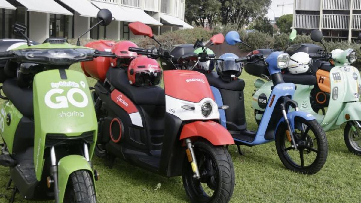 La moto eléctrica compartida se extiende más allá de Barcelona: ¿a qué municipios llegará?