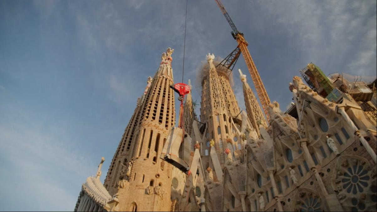 La Sagrada Família supera los 142 metros tras culminar el 12º nivel de la torre de Jesucrist