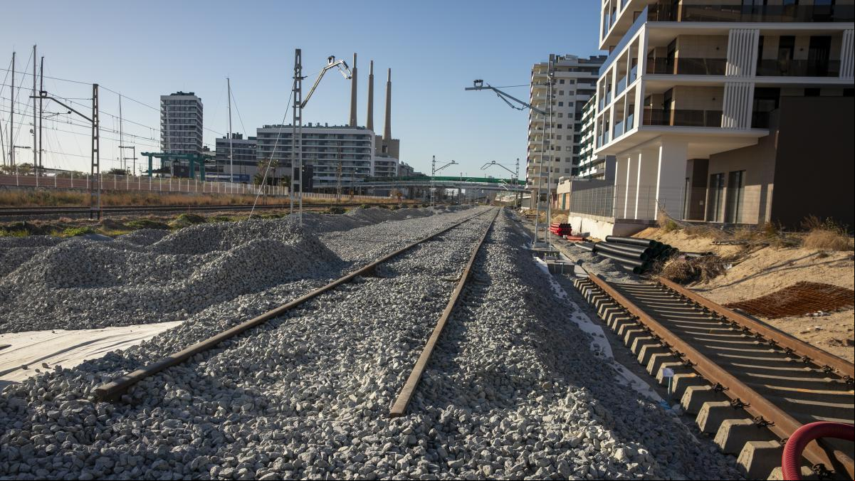 Badalona finaliza la primera fase de las obras del viaducto ferroviario sobre el canal del Gorg