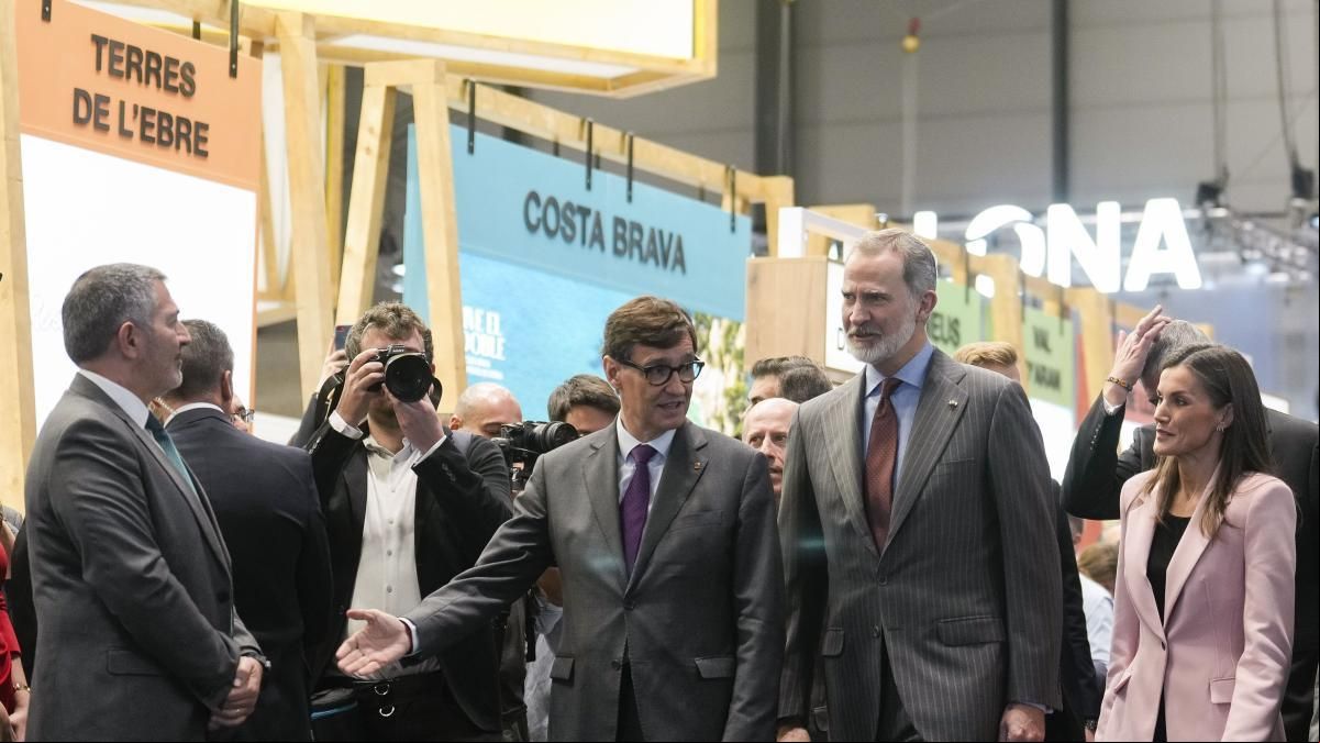 El Rey estrena su agenda en Catalunya con la entrega de despachos a los jueces