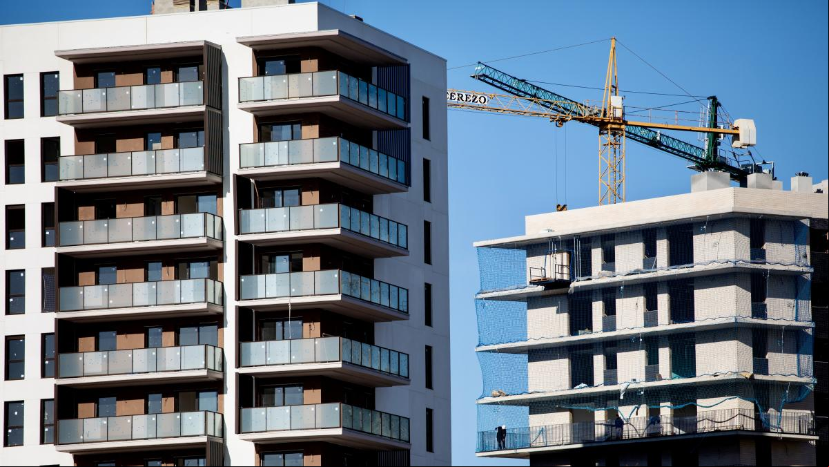 El esfuerzo para pagar un piso en 20 grandes ciudades catalanas supera lo razonable