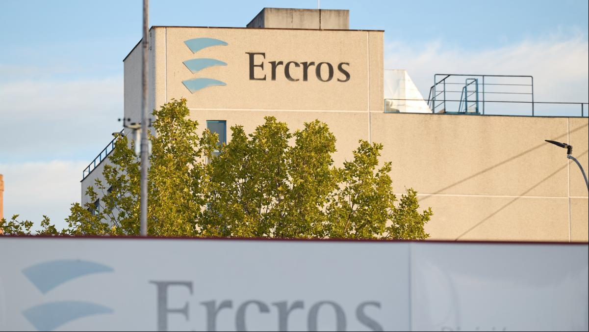 Ercros pierde 12 millones de euros en el 2024, en plena pugna de opas