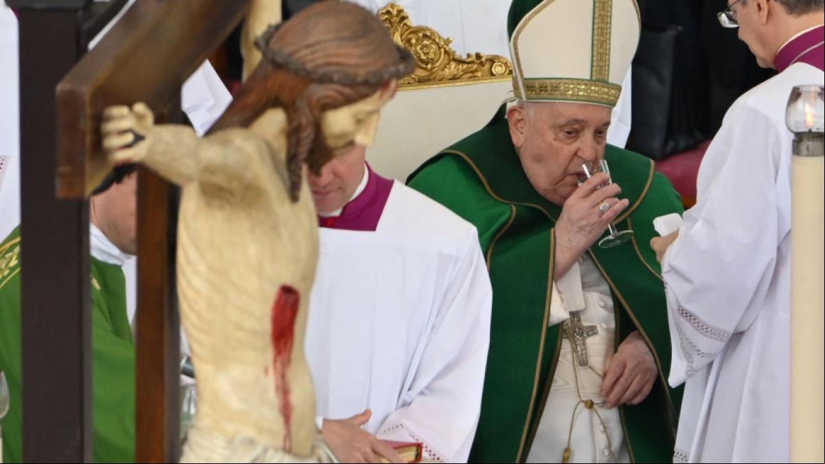 El estado de salud del papa Francisco sigue siendo crítico