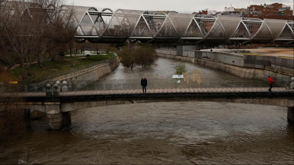 Ávila sufre las peores inundaciones desde 1946, mientras Madrid corta carreteras y suspende clases por la borrasca Martinho