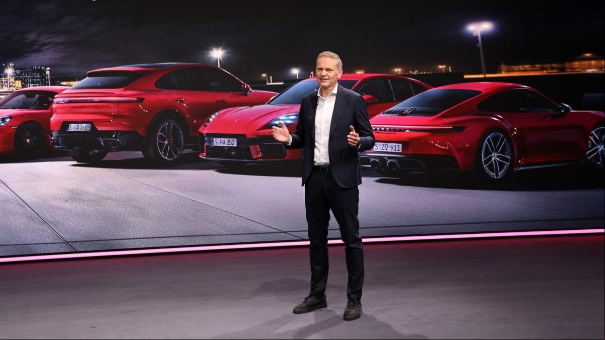 Oliver Blume, presidente de Porsche AG: “En un entorno cambiante, hemos ajustado nuestra estrategia de producto para sentar las bases del éxito de cara a los próximos años”