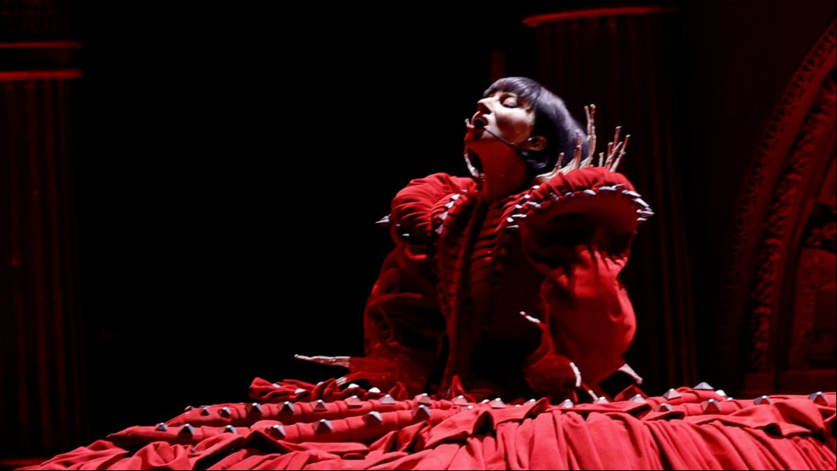 Lady Gaga enloquece a 2,1 millones de seguidores con su ‘ópera gótica’ en Copacabana