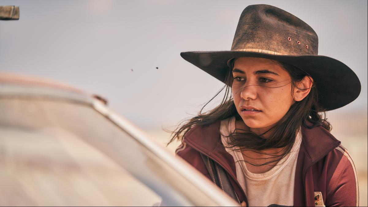 Chica rebelde se escapa por el desierto australiano