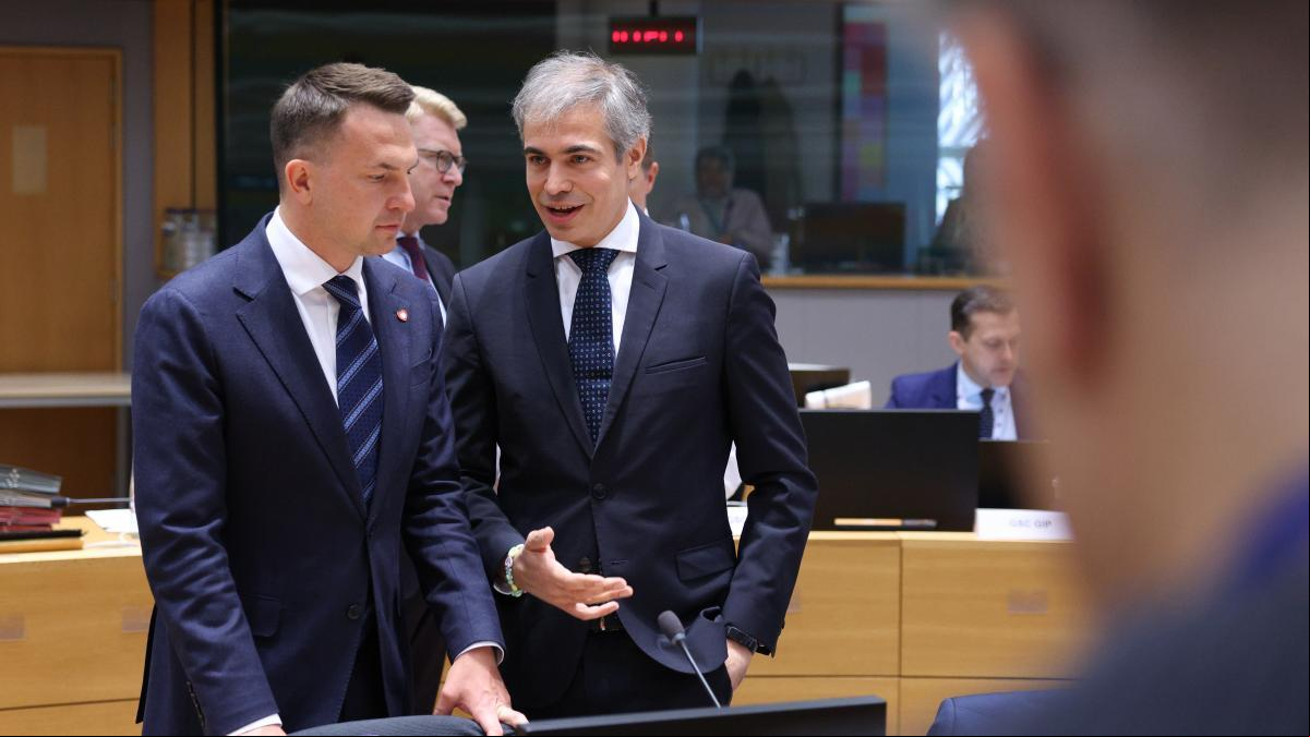 Ministros europeos expresan sus dudas sobre la oficialidad del catalán en el día clave en Bruselas