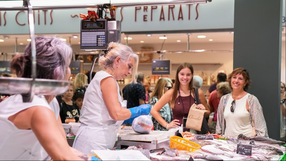 La Generalitat aposta per la competitivitat al comerç, lartesania i la moda