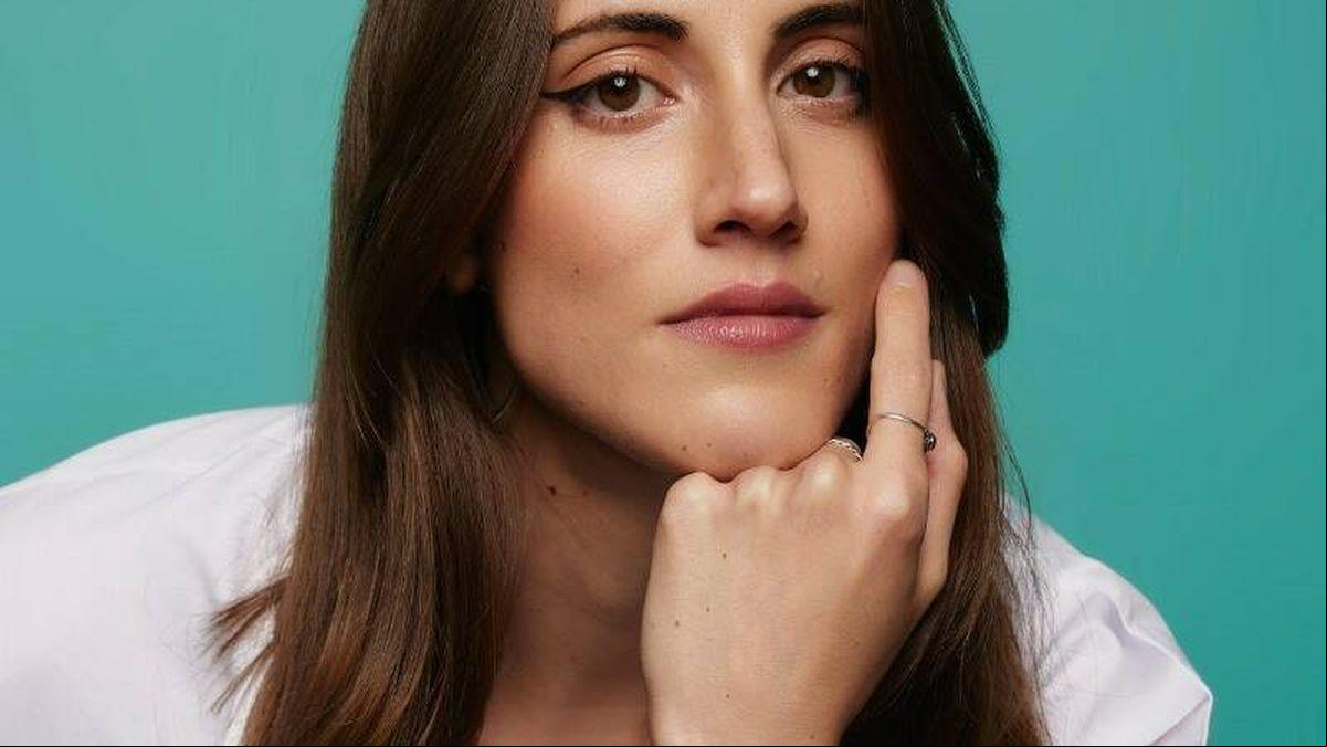 Sandra Ortonobes, biomèdica: “Dormir migdiades llargues, beure alcohol o tenir problemes de salut mental fan que siguis més propens a patir paràlisi del son”