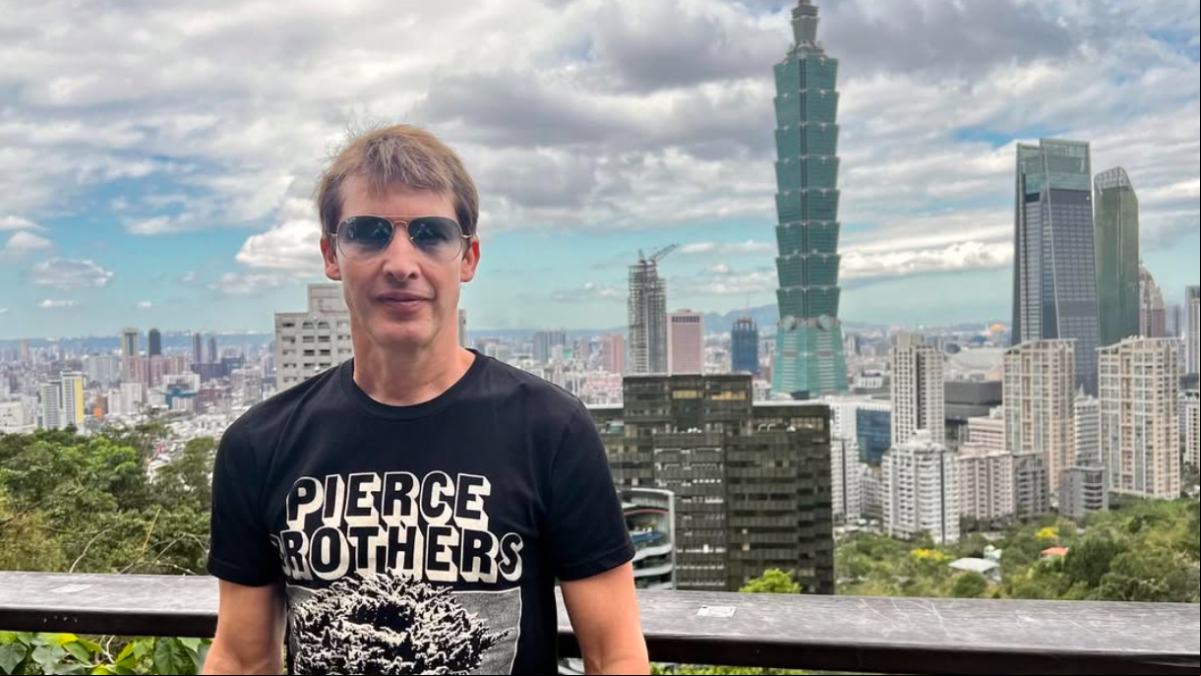 James Blunt, 20 años después de Youre beautiful: “Nunca habría pensado que una canción que escribí completamente drogado sobre espiar la pareja de alguien hubiera tenido tanto éxito”