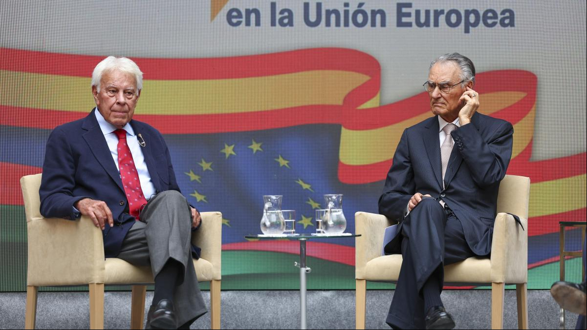 Felipe González se alinea con García-Page para reclamar a Sánchez un adelanto electoral Felipe González se alinea con García-Page para reclamar a Sánchez un adelanto electoral