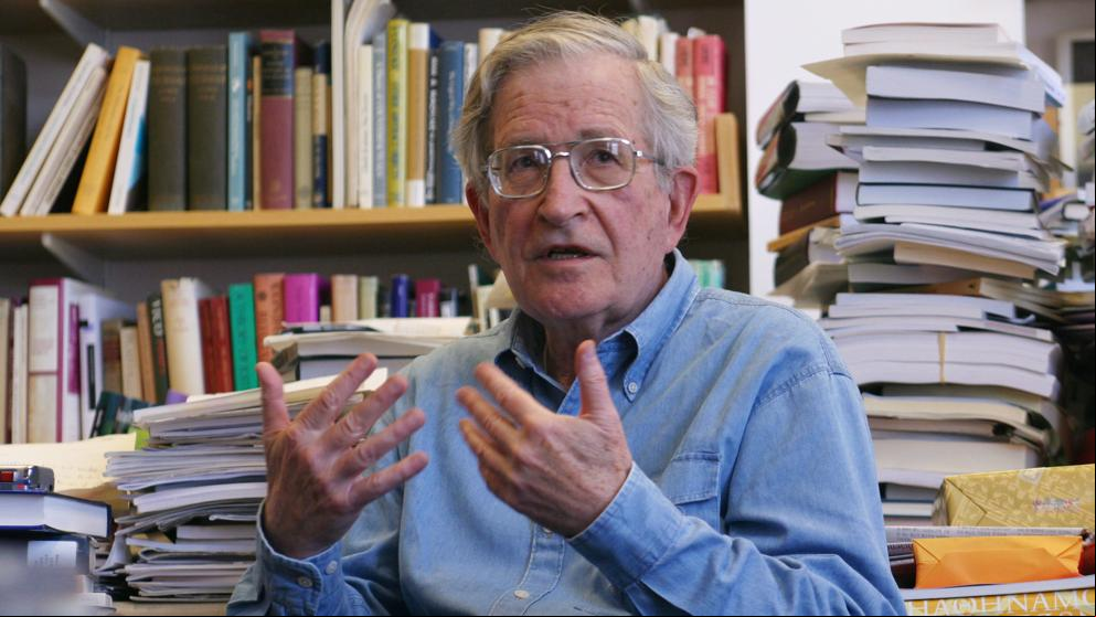 La sabiduría de Noam Chomsky en diez frases míticas