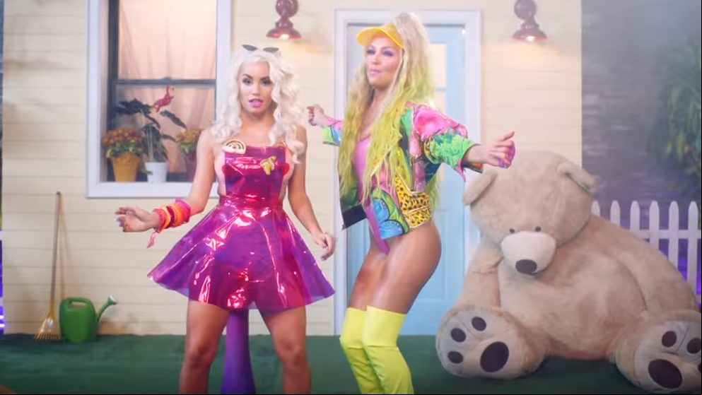 Las cinco frases de la última canción de Thalía que están causando controversia