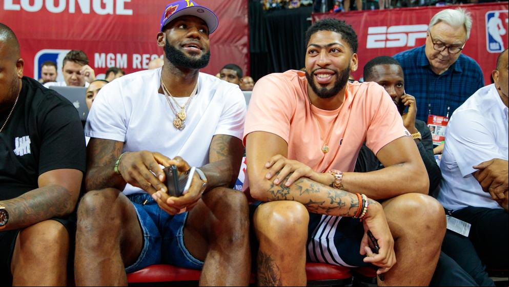 Anthony Davis y Demarcus Cousins se unen a LeBron James en los Lakers