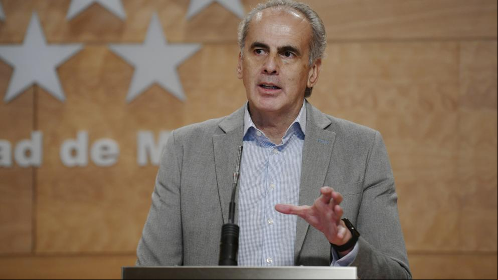 Ruiz Escudero, el consejero “templado” de Ayuso arrastrado por la crisis